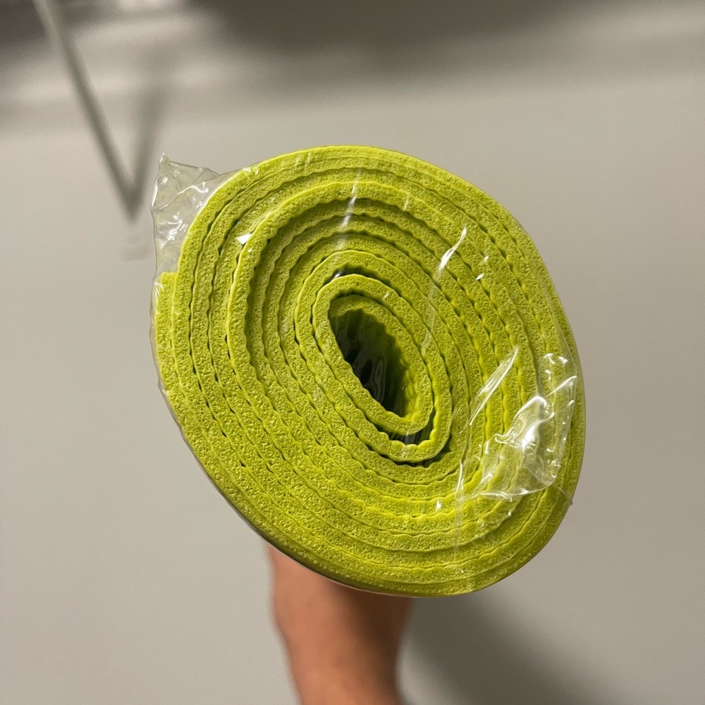 Yoga mat for home gym, exercise equipment for meditation, unisex exercise mat